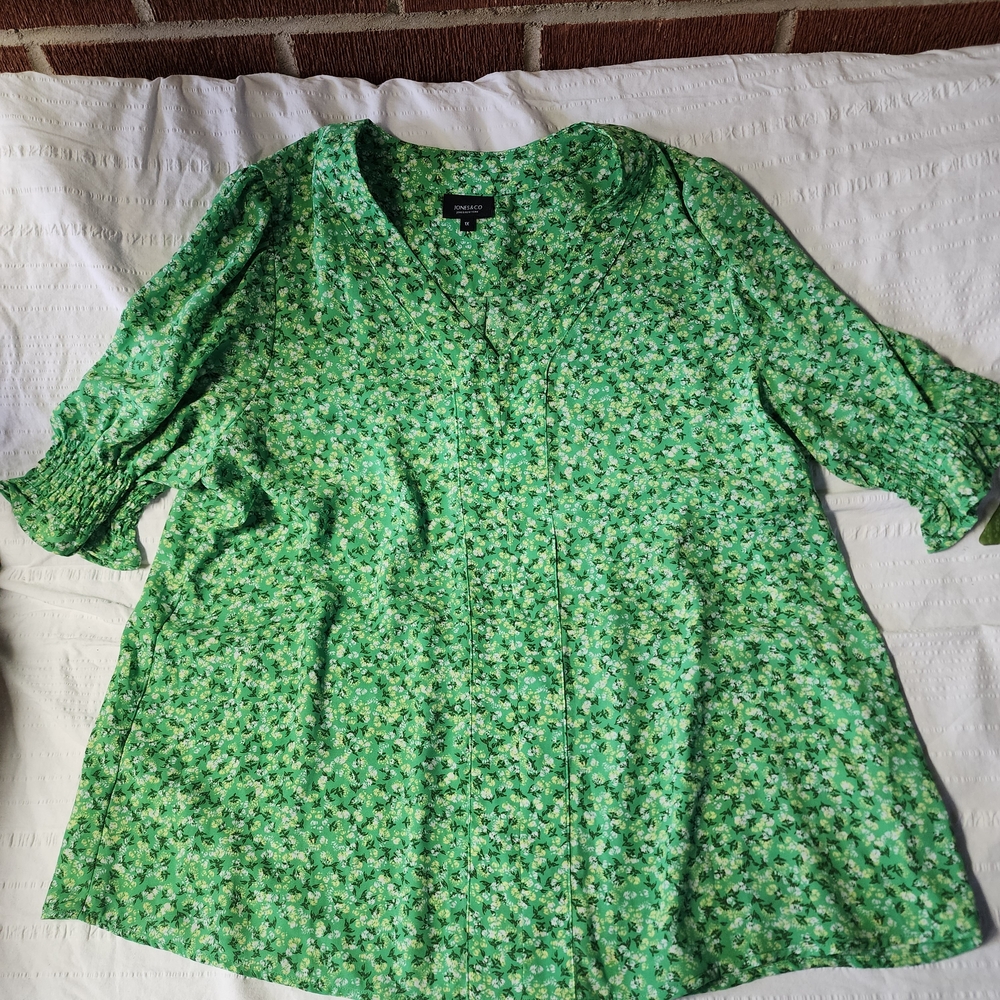 Chic Green Floral Blouse by Cato